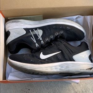 Used Nike Lunareclipse 5 sz 9